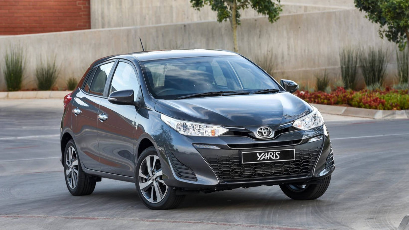 Toyota Yaris 5 puertas XLS MT